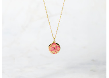 The Clover Collection Pendant 15mm Pinky Red Including Adjustable Necklace up to 45cm