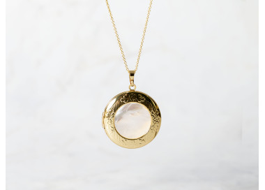 The Gemstone Collection Locket 30mm Nude Pearl Including Adjustable Necklace up to 45cm