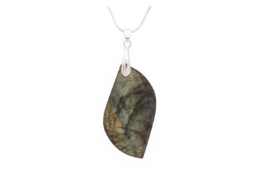 Labradorite gemstone pendant on a silver goloured necklace