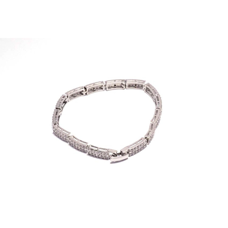 Chic Collection Bracelet Non Tarnish Silver Colour Chic Collection Bracelet Non Tarnish Silver Colour