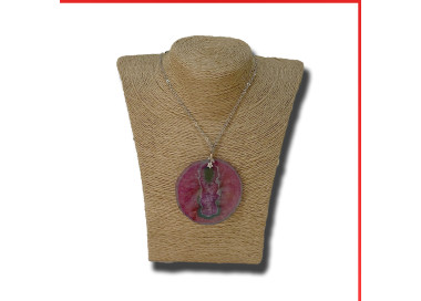 Agate Gemstone Pendant on a Silver-Coloured Necklace.