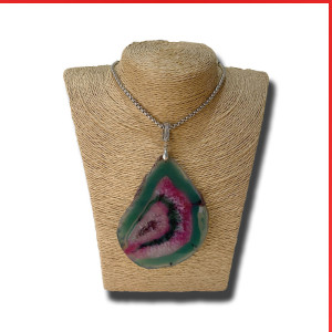 Agate Gemstone Pendant on a Silver-Coloured Necklace.