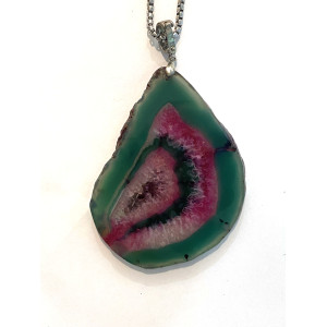 Agate Gemstone Pendant on a Silver-Coloured Necklace.
