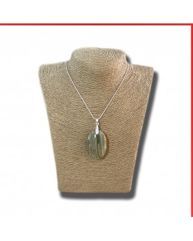 Green Onyx gemstone pendant on a silver coloured necklace